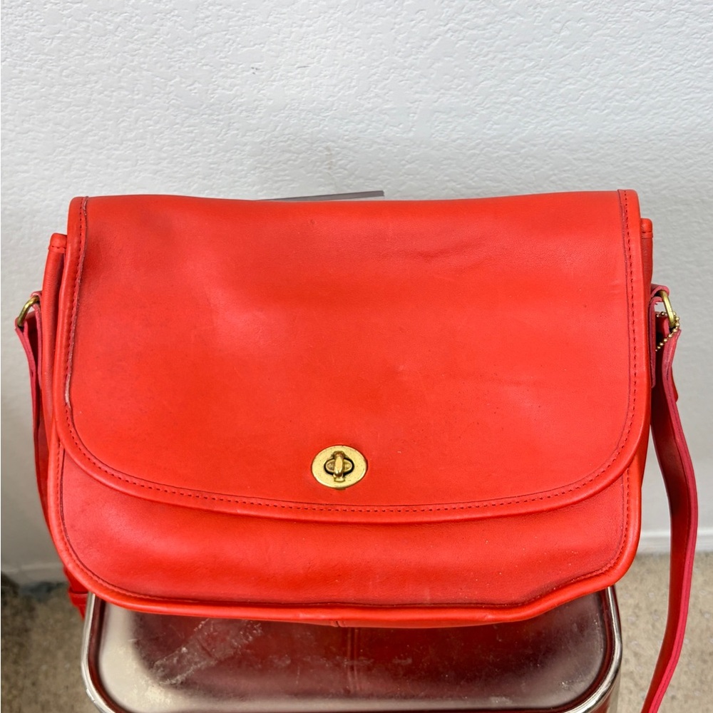 COACH Vintage Red Orange Leather Shoulder Bag Crossbody Large - Like New - Picture 2 of 16